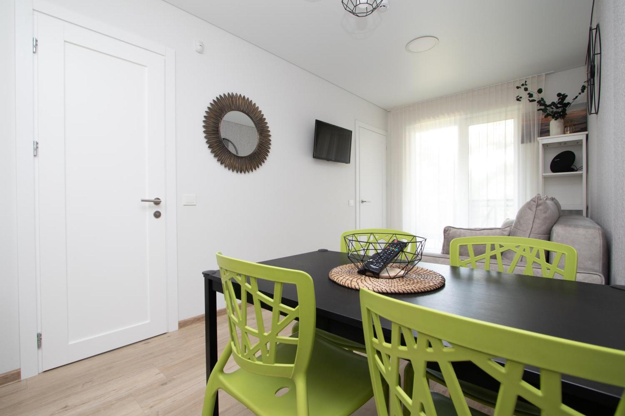 Sunny Pines Apartment Паланга Экстерьер фото